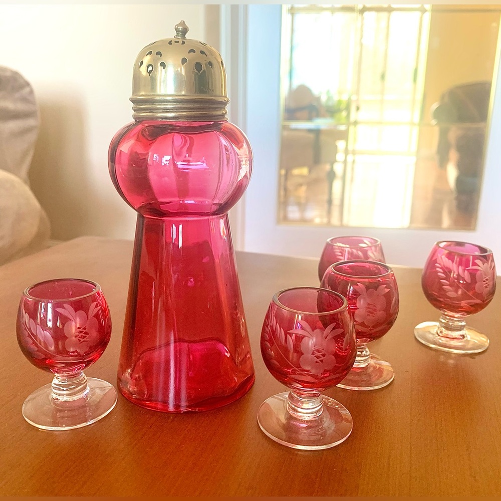 Victorian Cramberry Glass Sugar Sifter & Vintage Mini cognac/brandy glasses